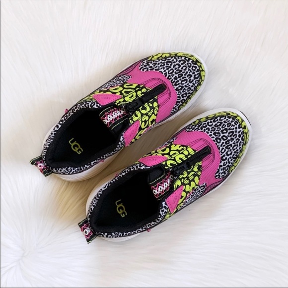 UGG CA805 Zip Safari Sneaker - Picture 3 of 8